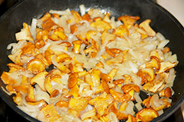 Картошка с лисичками и сметаной пошагово фото