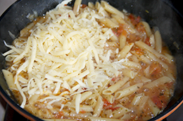 макароны и соус на одной сковородке, как приготовить фото