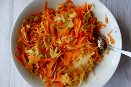 Салат с зелёной редькой и морковью, как приготовить фото