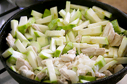 как приготовить куриное филе с кабачком, шаг 2, как приготовить фото