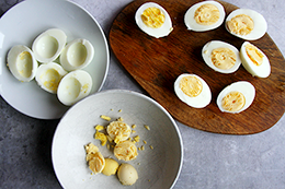 яйца с тунцом, шаг 1, как приготовить фото