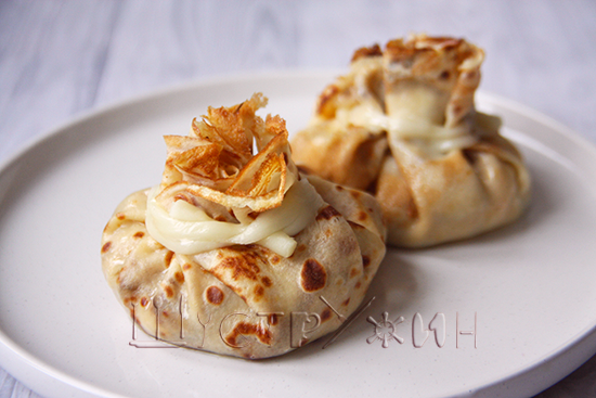 Жюльен с курицей и грибами на масленицу, рецепт как приготовить мешочки из блинов с куриным жюльеном